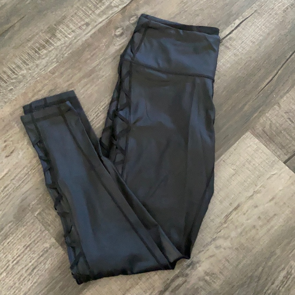 Victoria’s Secret lace up legging size medium